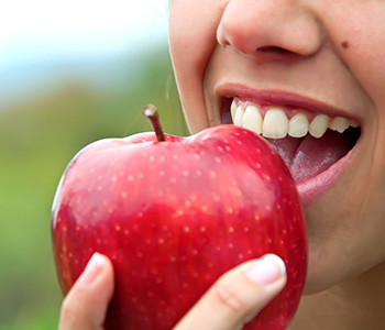 What dental implants types and treatment are available for Farragut area patients?